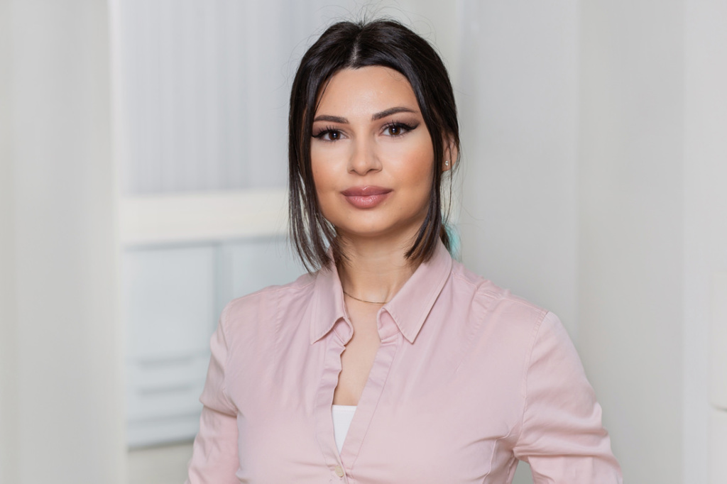 Zahnärztin Neuss – Sarem-Aslani – Team – Luiza Zahnärztin Neuss - Sarem-Aslani - Team - Luiza